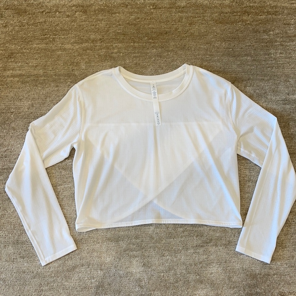 Long sleeve crop size 6 crop lululemon